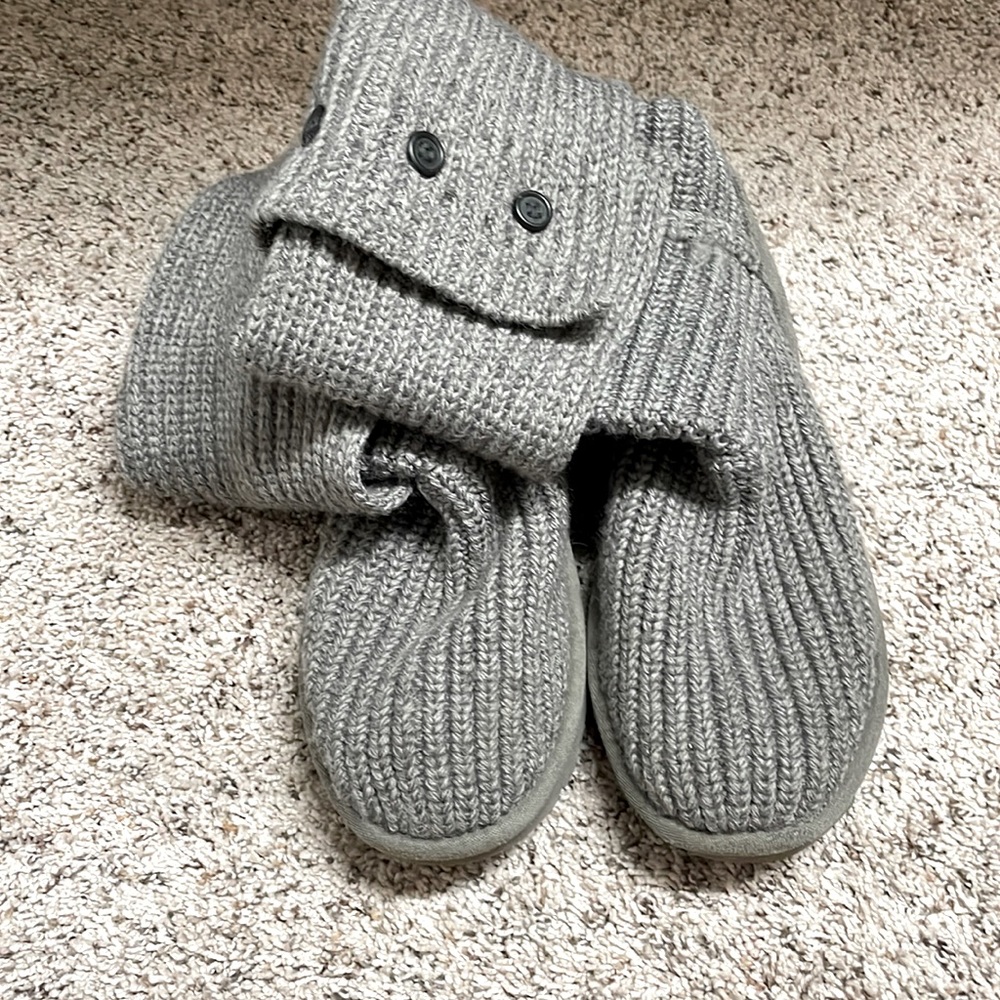 UGG gray knit boots size 7